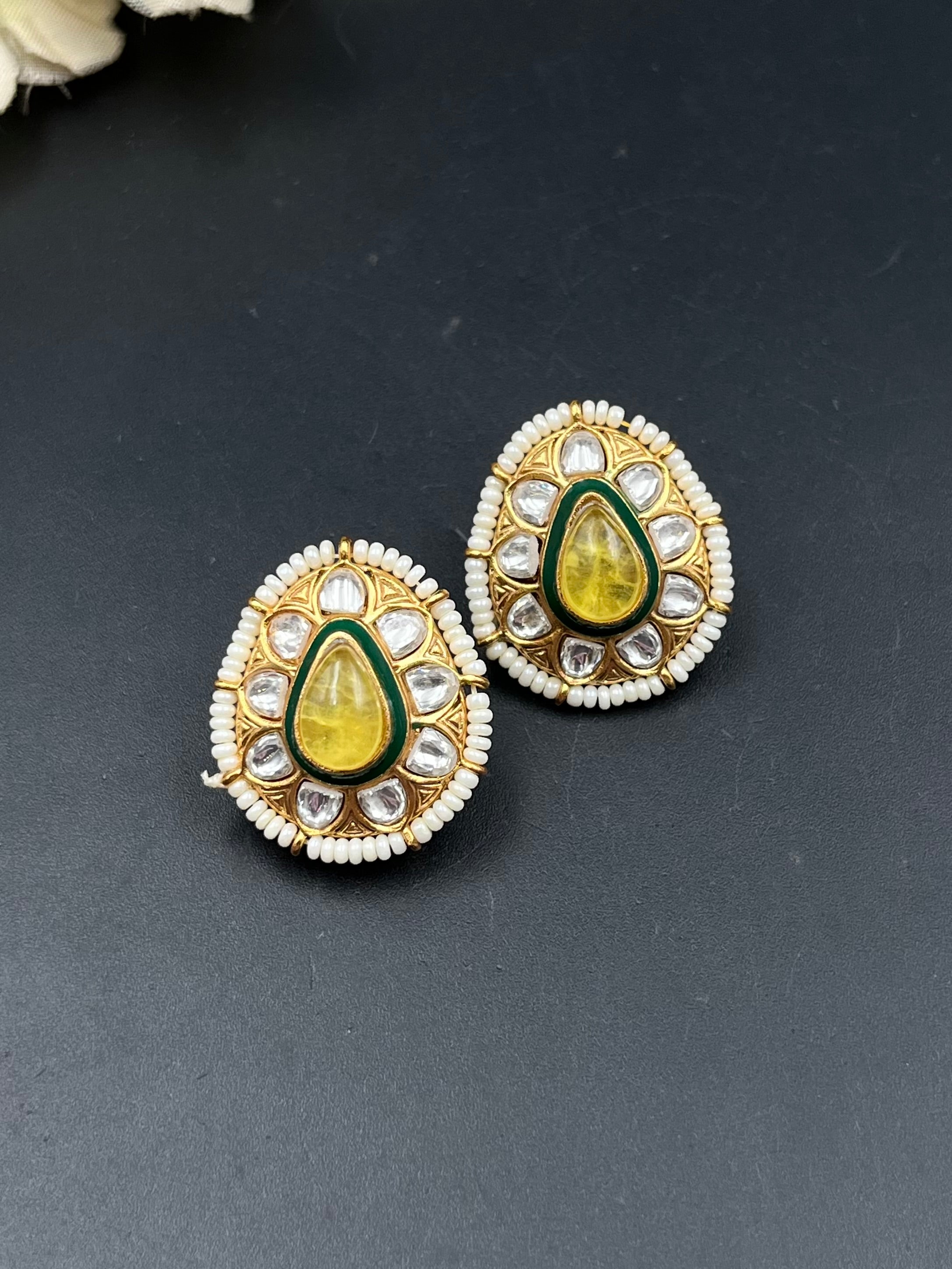 HIYANA EARRING