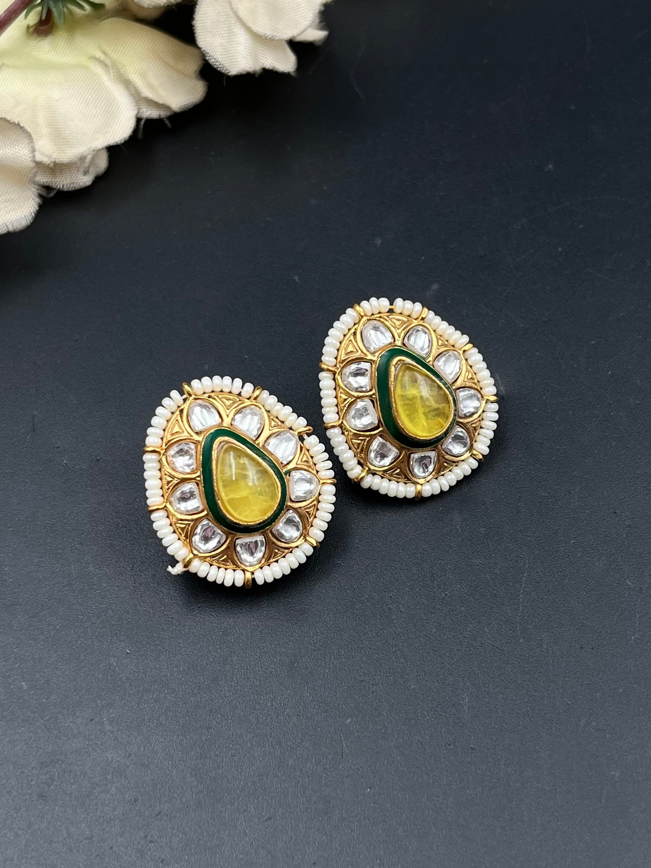 HIYANA EARRING