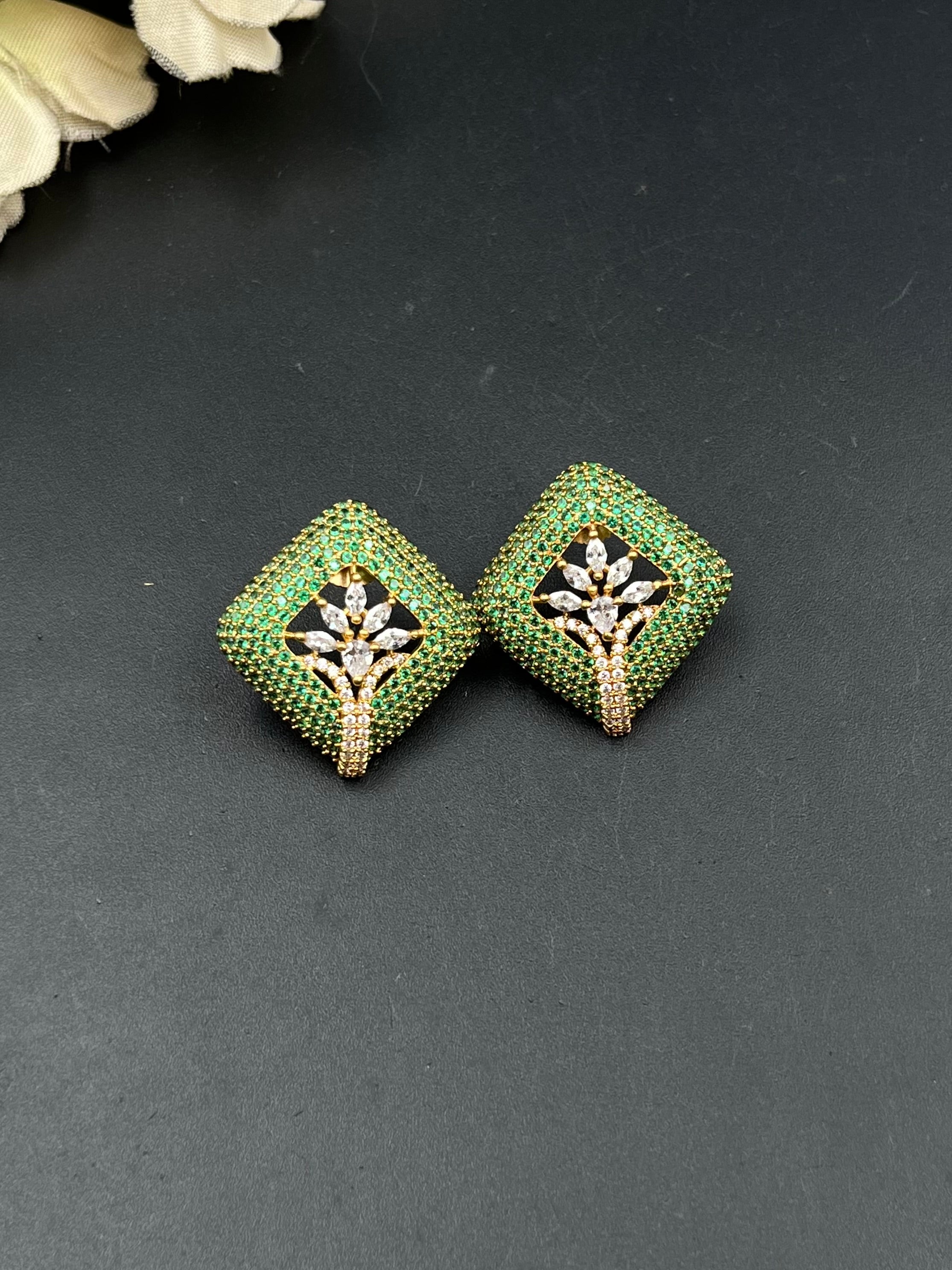 KILA EARRING