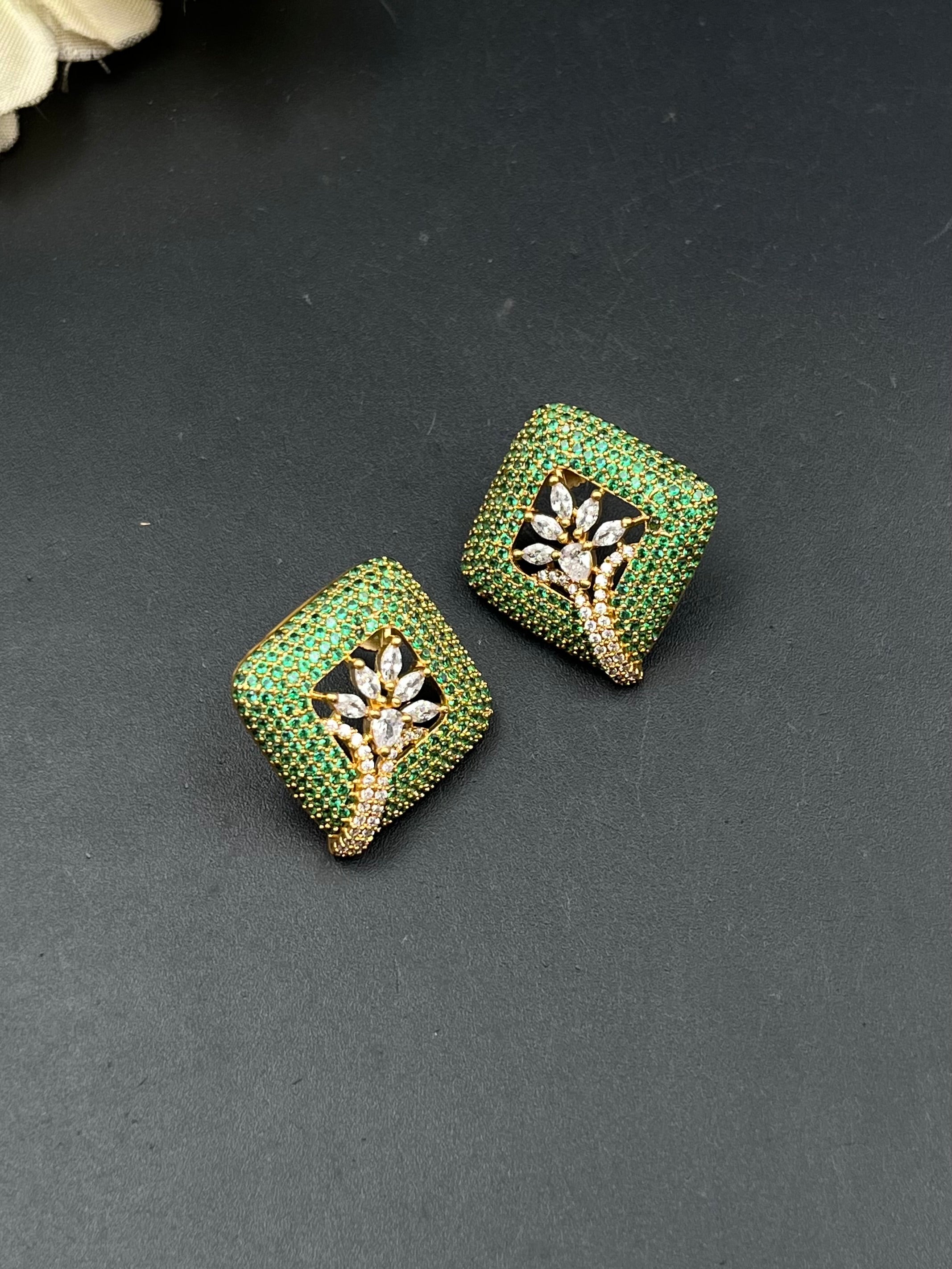 KILA EARRING