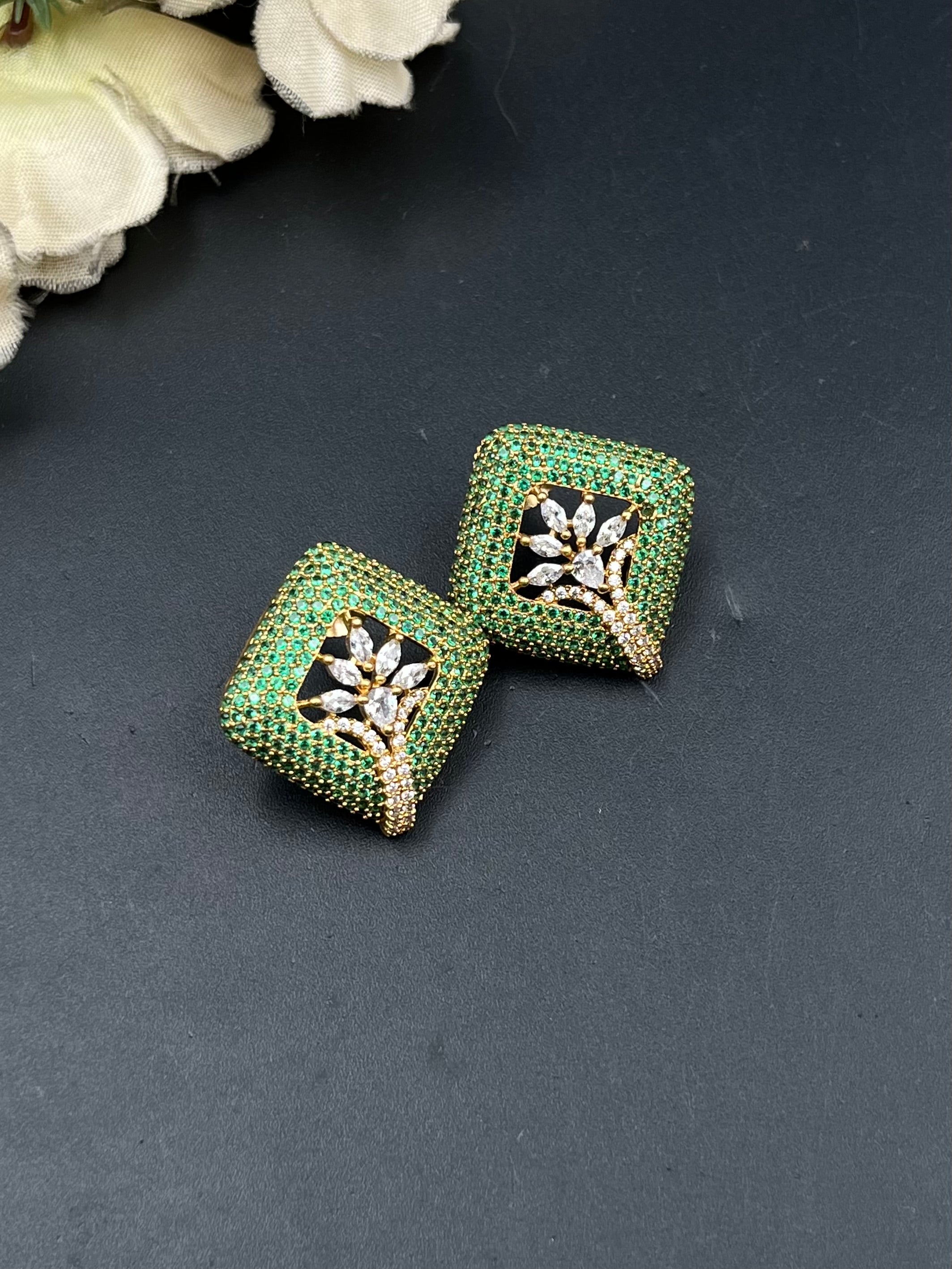 KILA EARRING