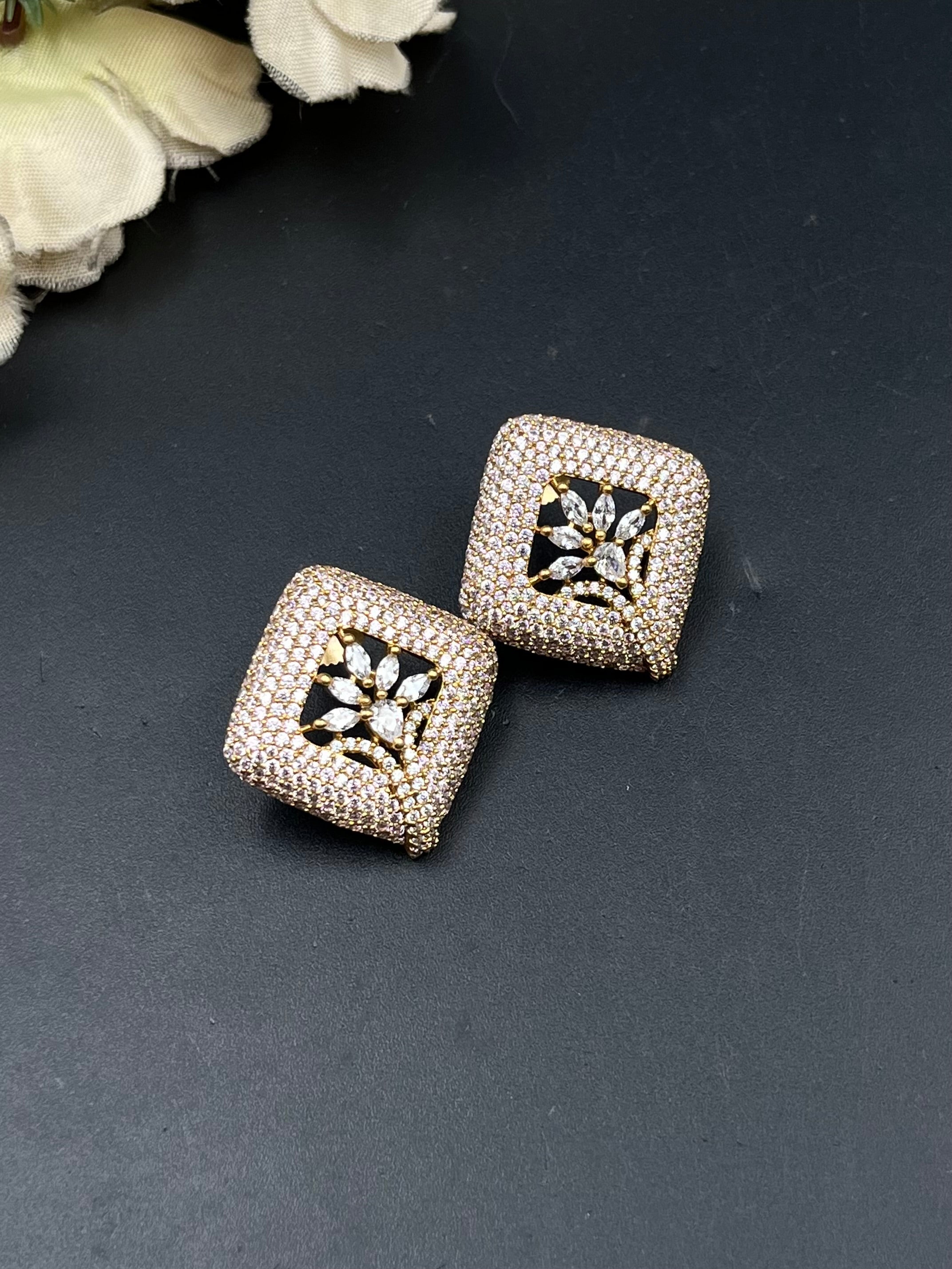 KILA EARRING