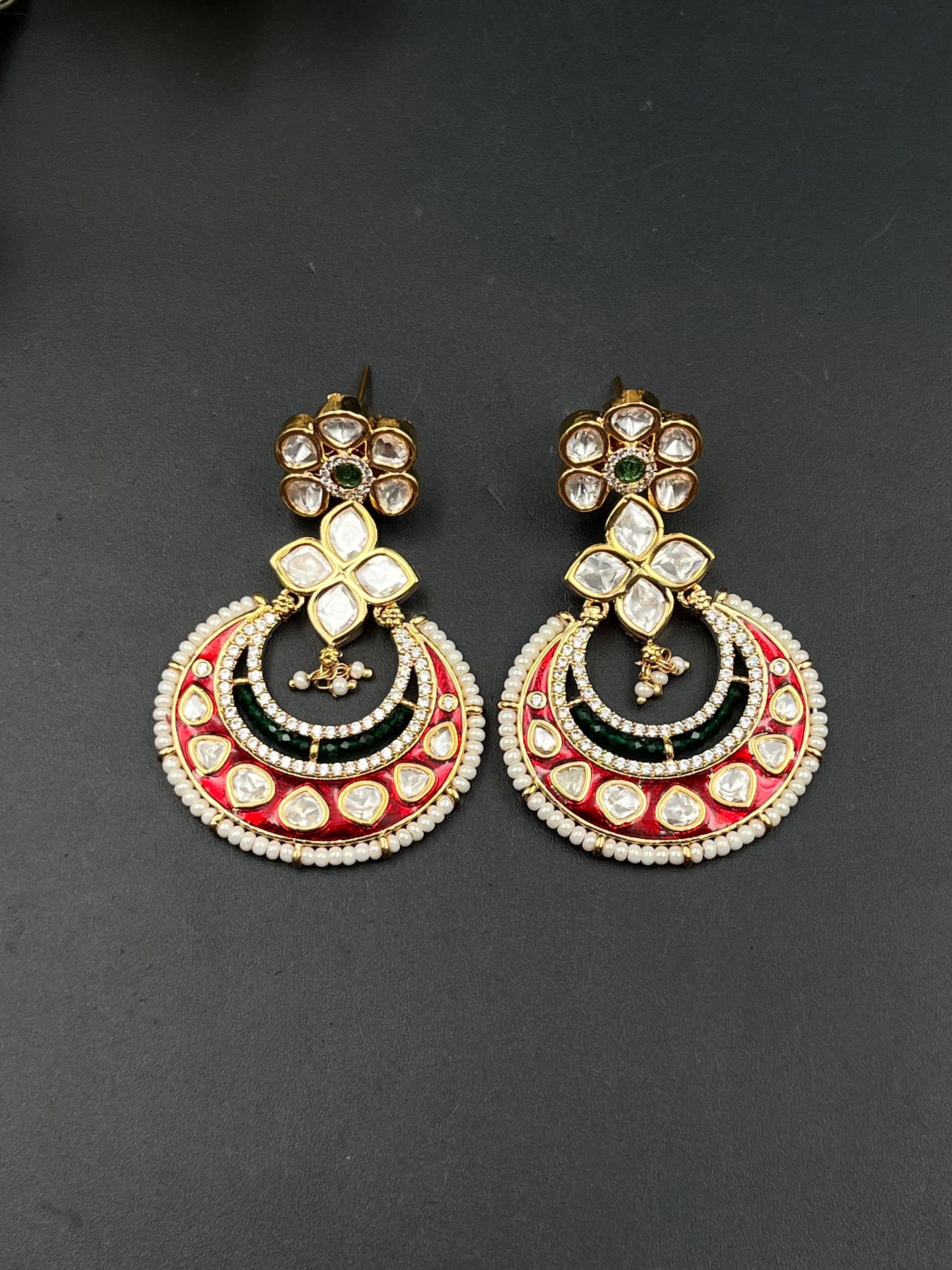 JIYNA EARRING