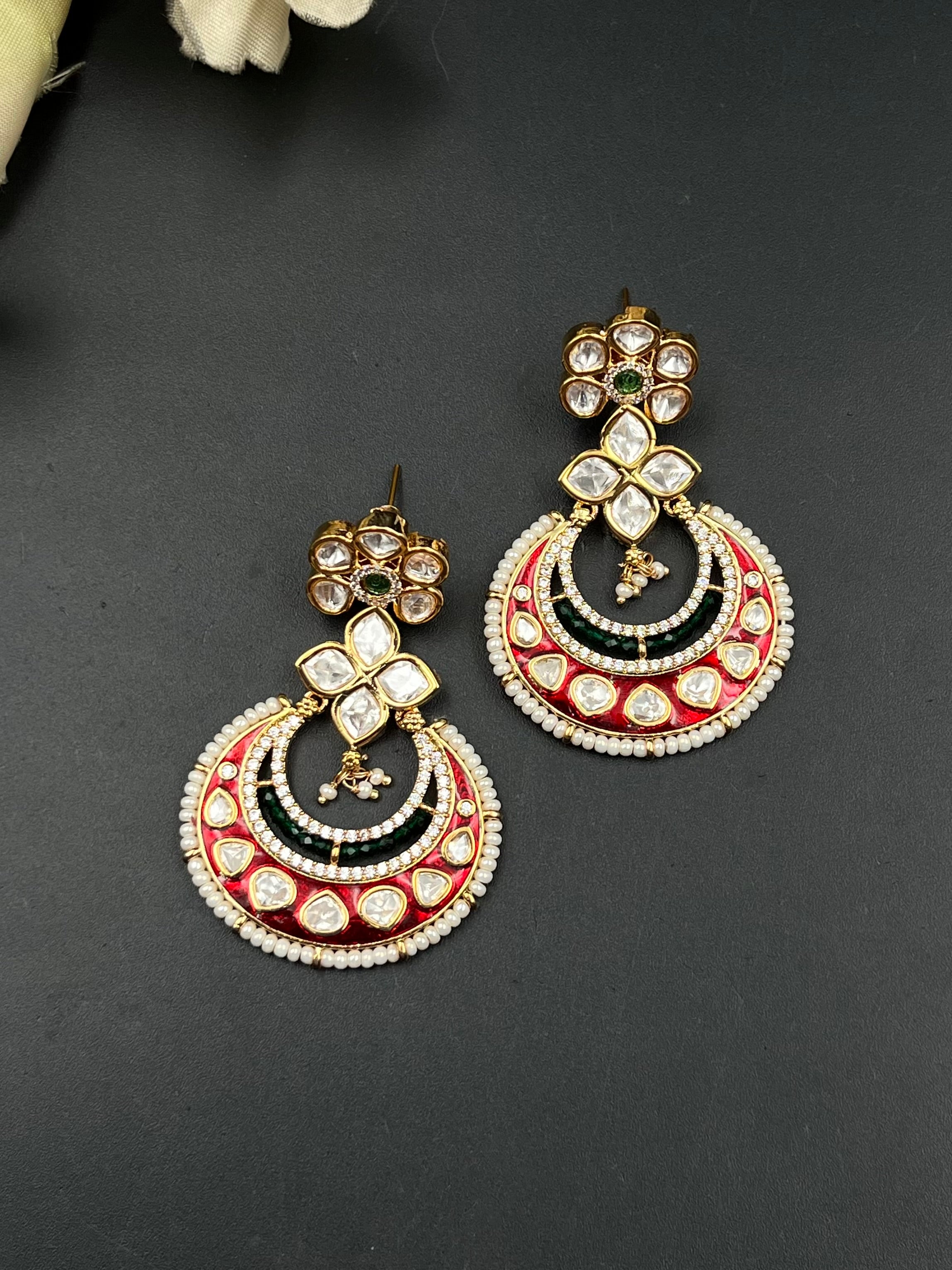 JIYNA EARRING