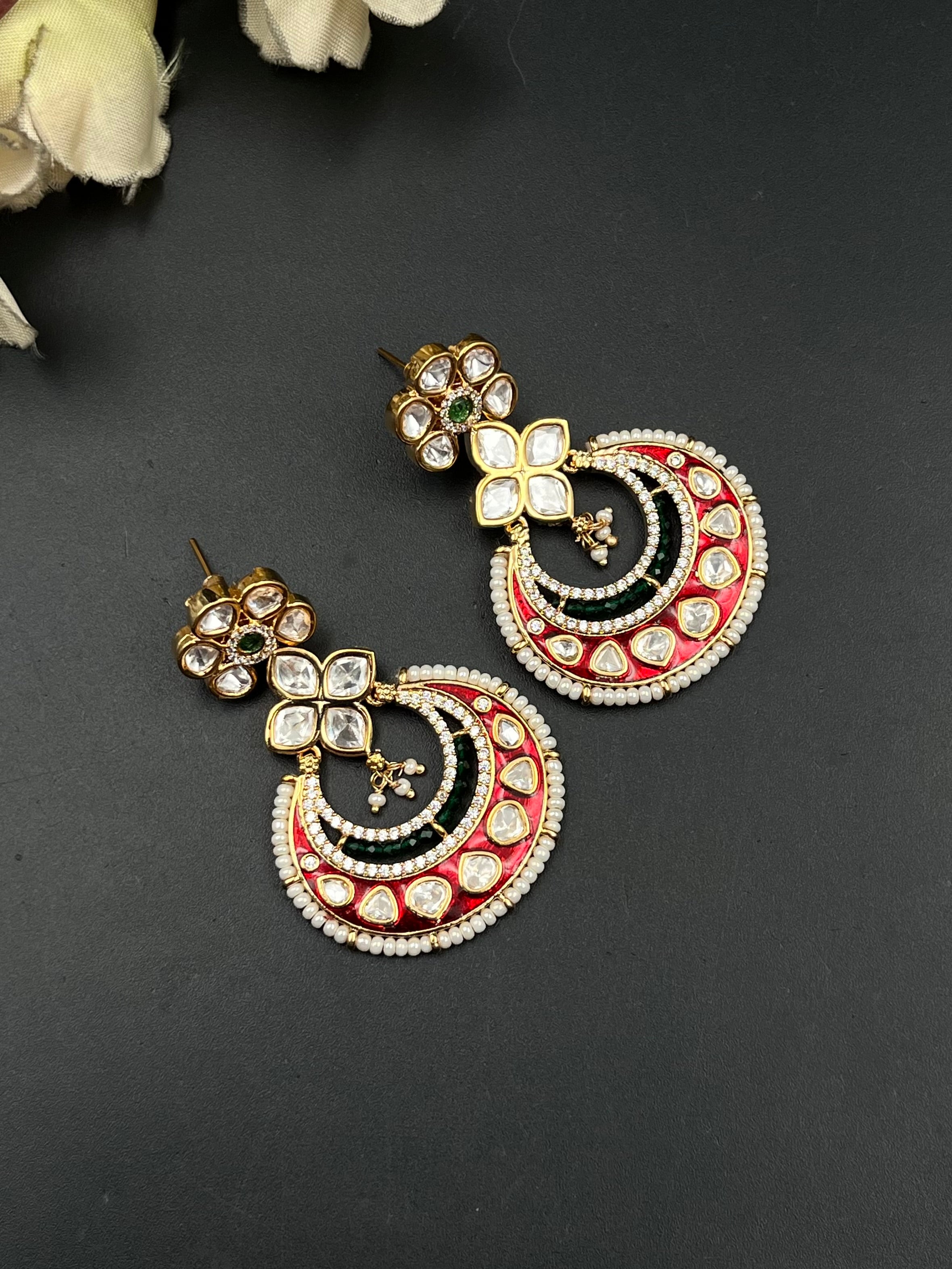 JIYNA EARRING