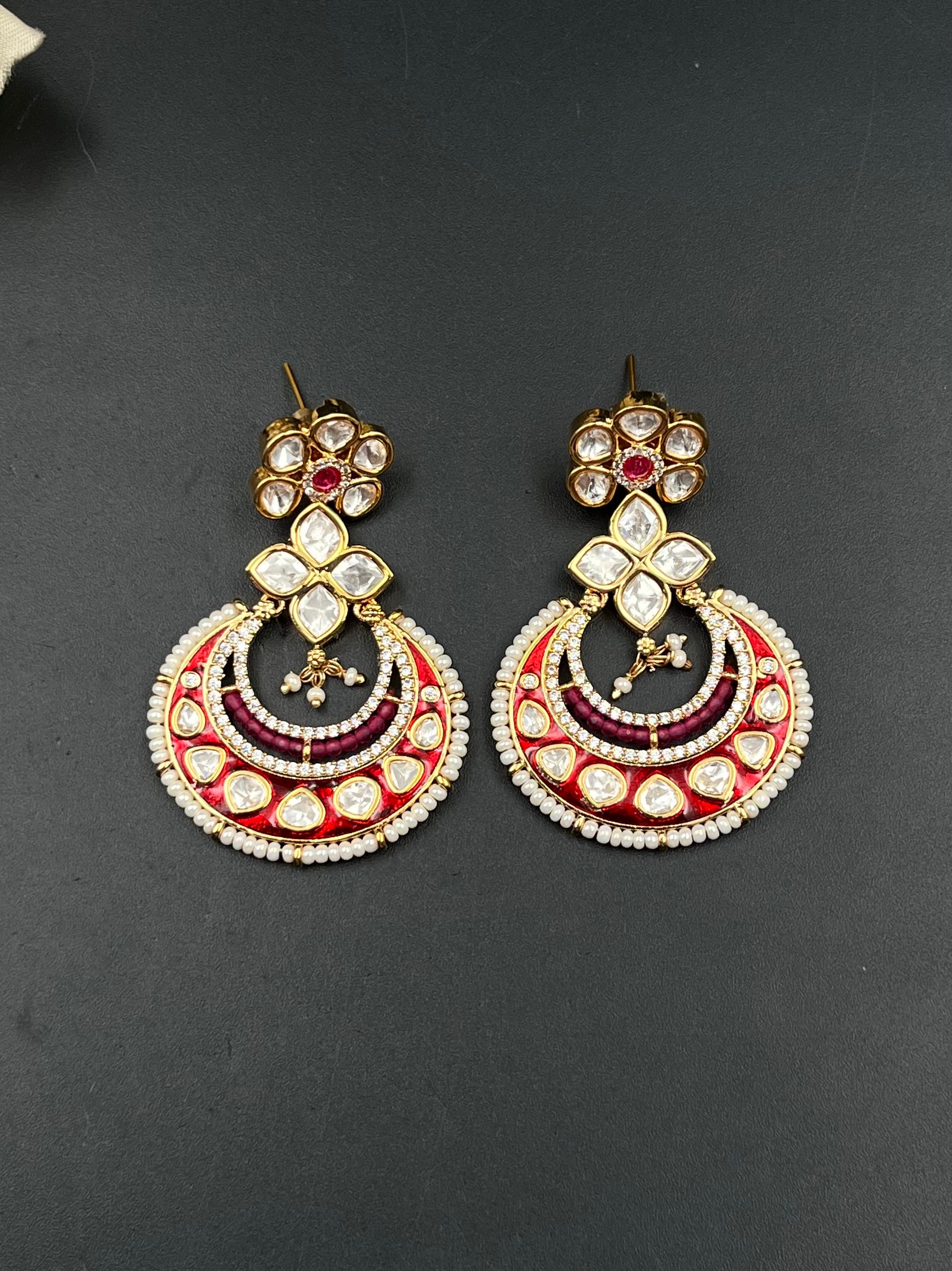 JIYNA EARRING