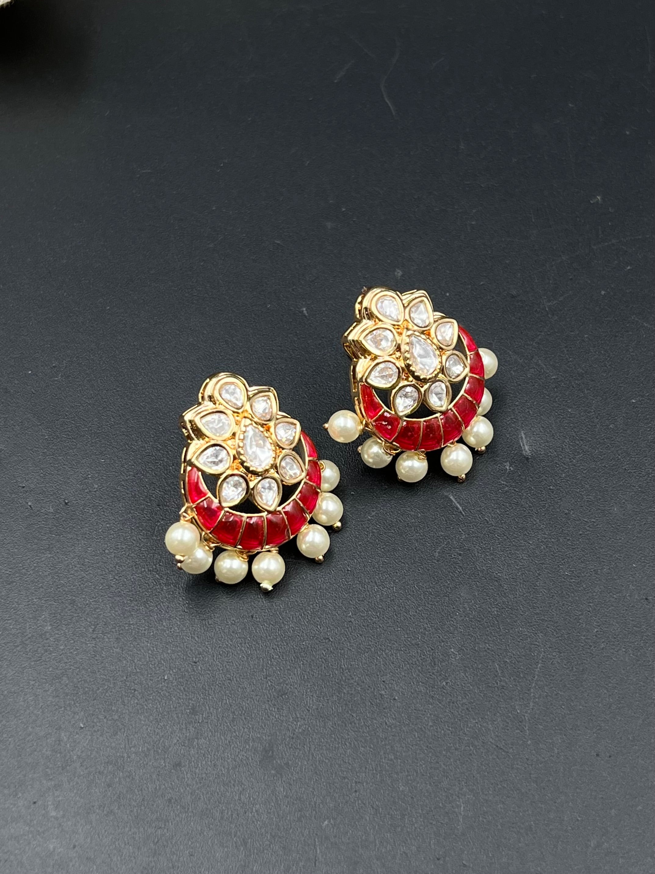 LIYA EARRING