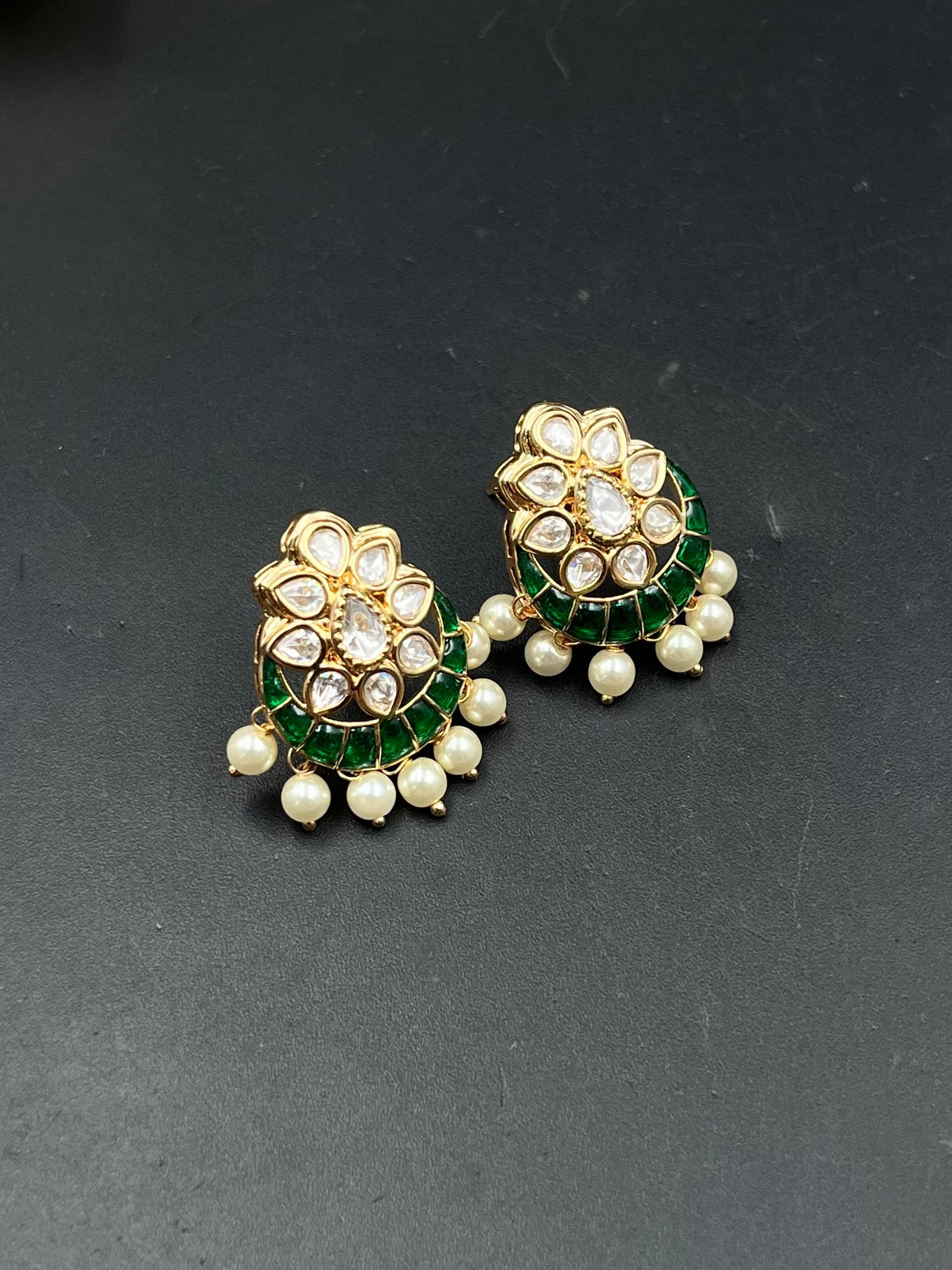 LIYA EARRING