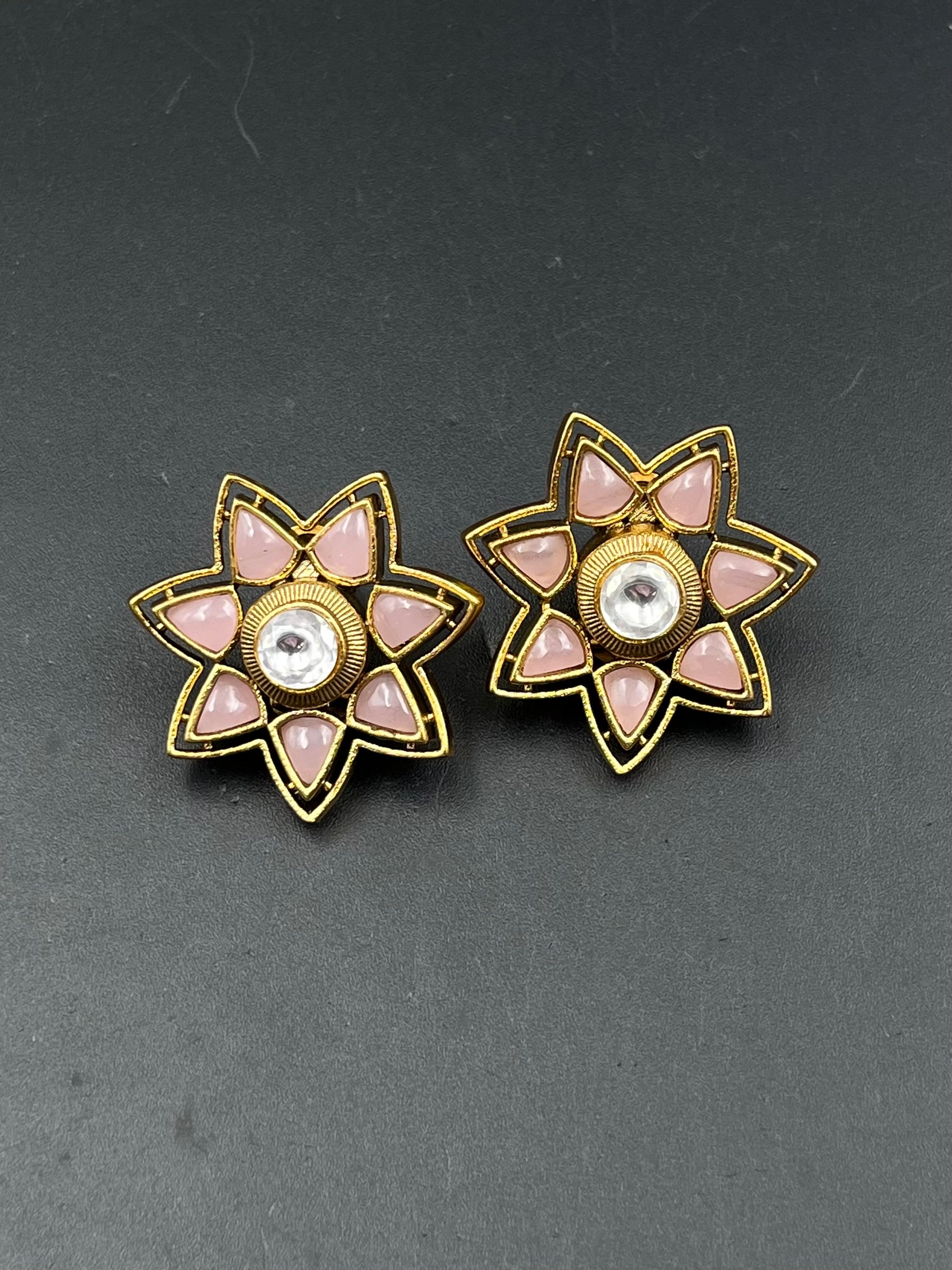 ISIKA EARRING