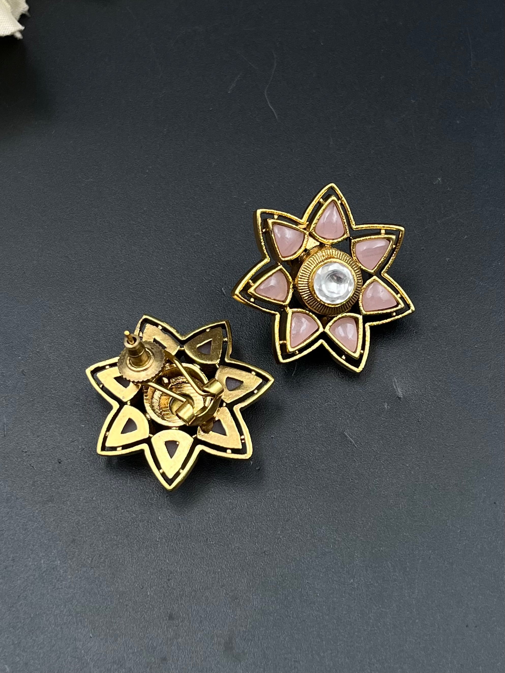 ISIKA EARRING