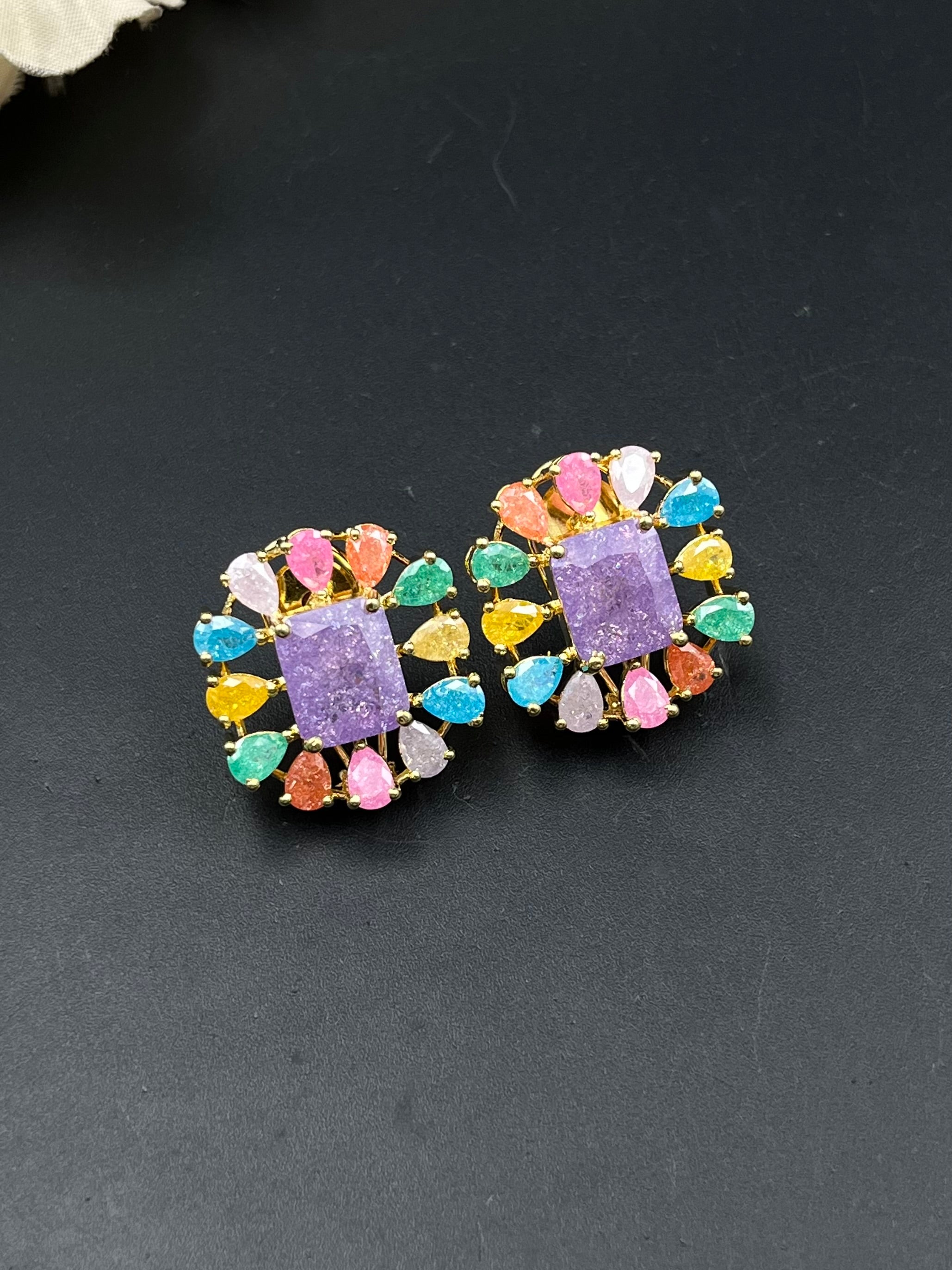 DIKSHU EARRING