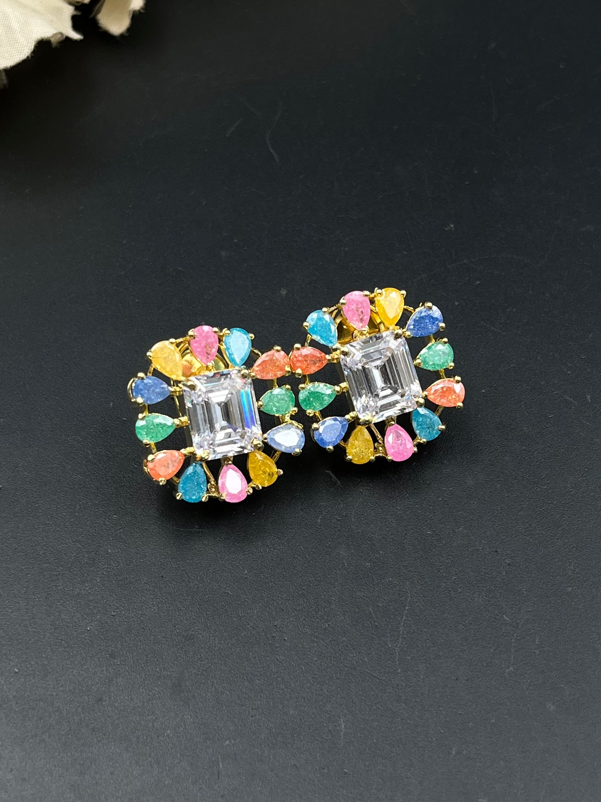 DIKSHU EARRING